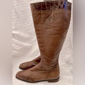 MaxMara Riding Boot with Brogue stitching in Brown Size 38 / 7.5 US